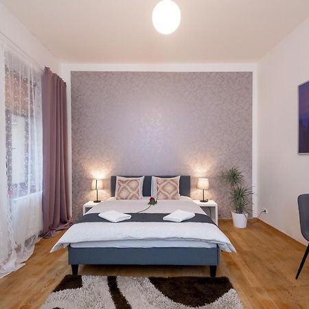 Luxury Apartment In The Center Of Prága Kültér fotó