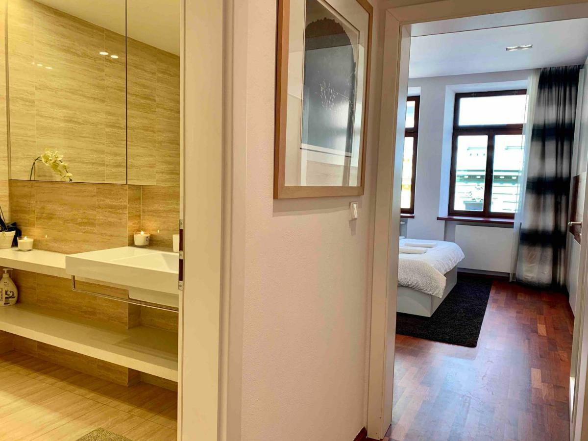 Luxury Apartment In The Center Of Prága Kültér fotó