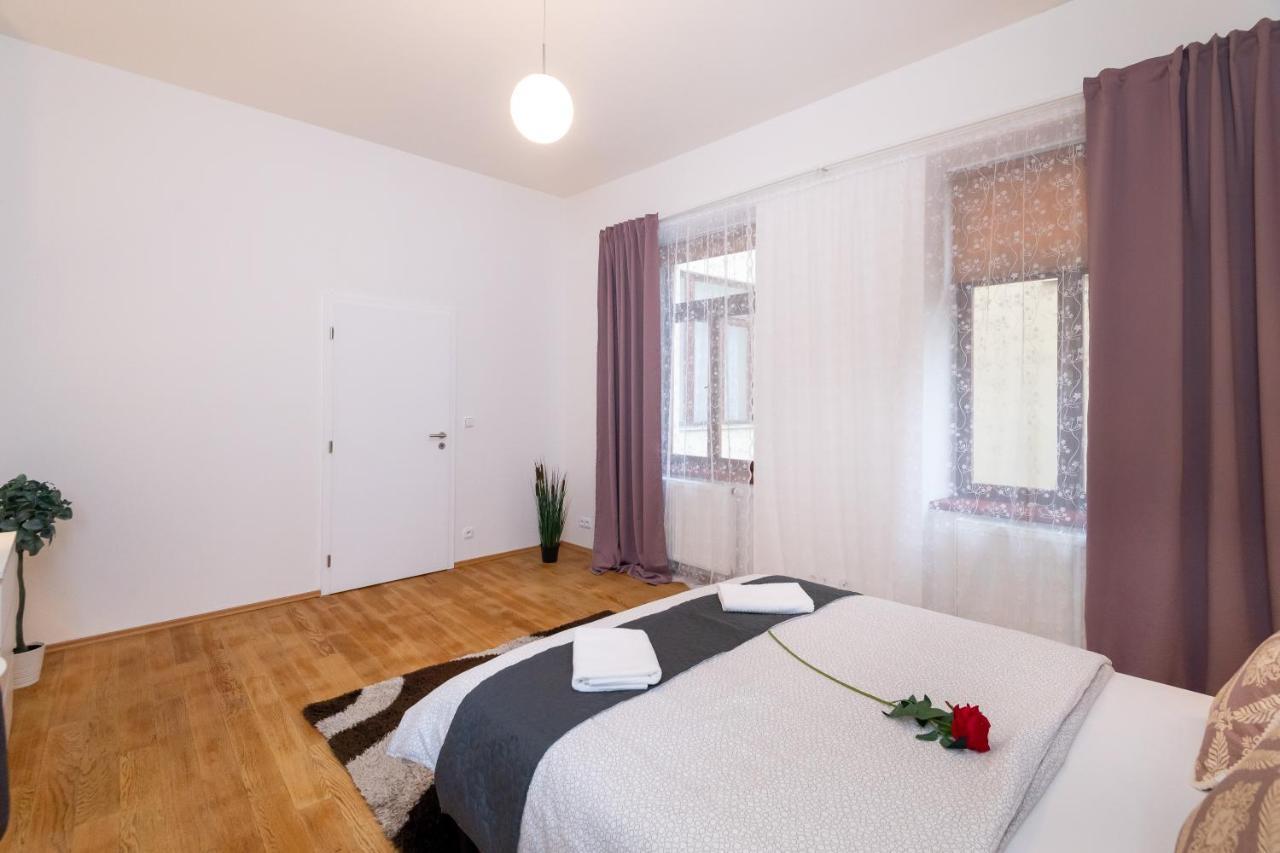 Luxury Apartment In The Center Of Prága Kültér fotó